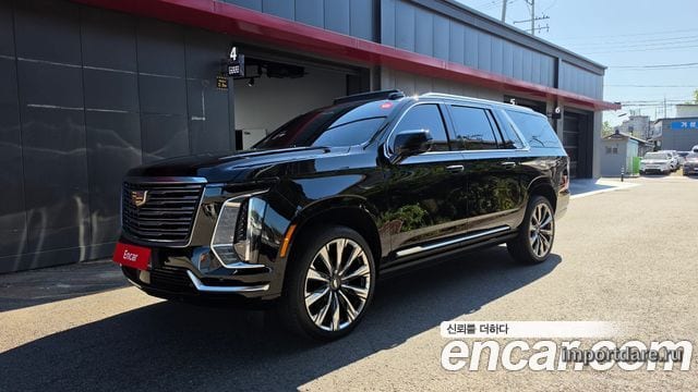 Cadillac Escalade сзади