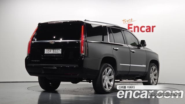 CADILLAC ESCALADE 2017 — 91 335 км, чёрный, Корея — под ключ — фото 1