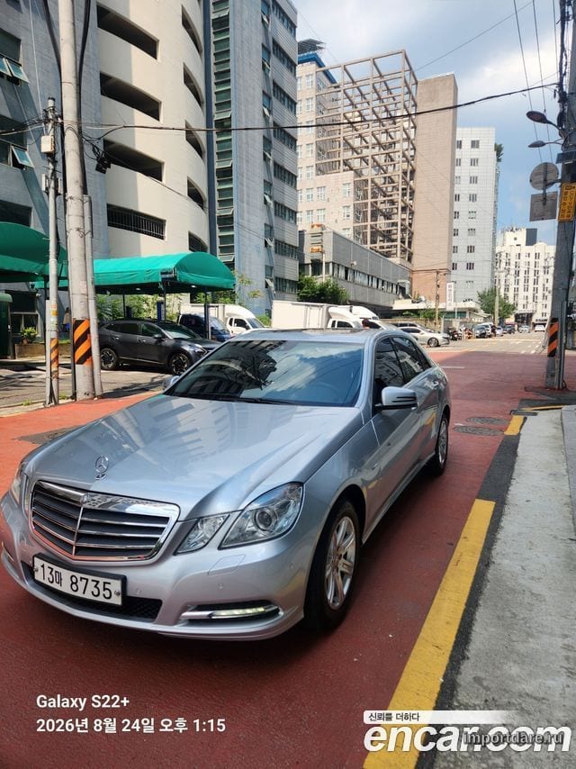 MERCEDES-BENZ E-CLASS W212 2012 — 59 328 км, серебристый, Корея — под ключ — фото 1