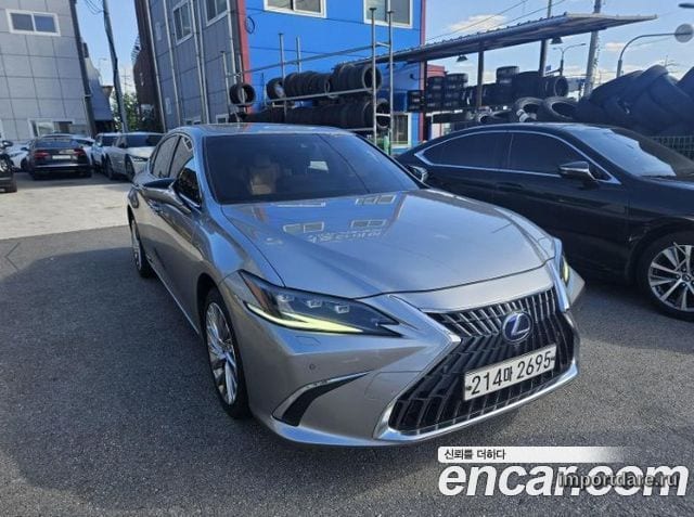 LEXUS ES300H 2022 — 103 147 км, серебристо-серый, Корея — под ключ — фото 1