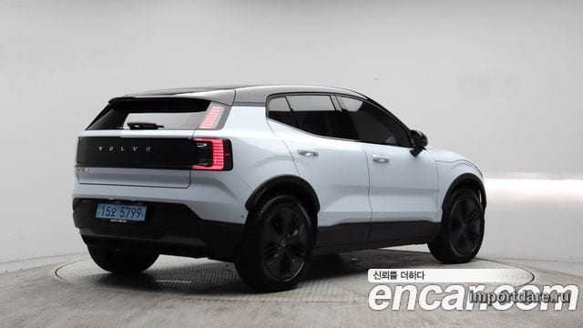 VOLVO EX30 CROSS 2026 — 4 620 км, светло-серебристый, Корея — под ключ — фото 4