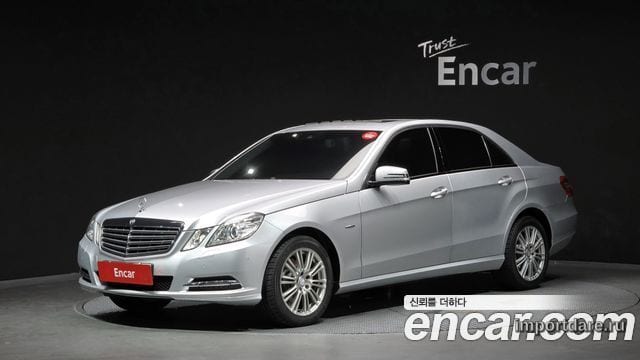 MERCEDES-BENZ E-CLASS W212 2011 — 96 944 км, серебристый, Корея — под ключ — фото 1