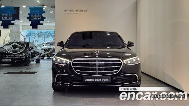 Mercedes-Benz S-Class сзади