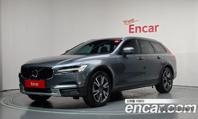 VOLVO V90 CROSS COUNTRY 2018 — 75 316 км, серый, Корея — под ключ — фото 1