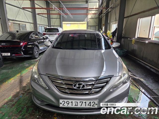 HYUNDAI SONATA 2010 — 345 000 км, серебристый, Корея — под ключ — фото 1