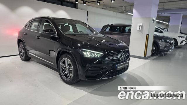 Mercedes-Benz Gla сбоку