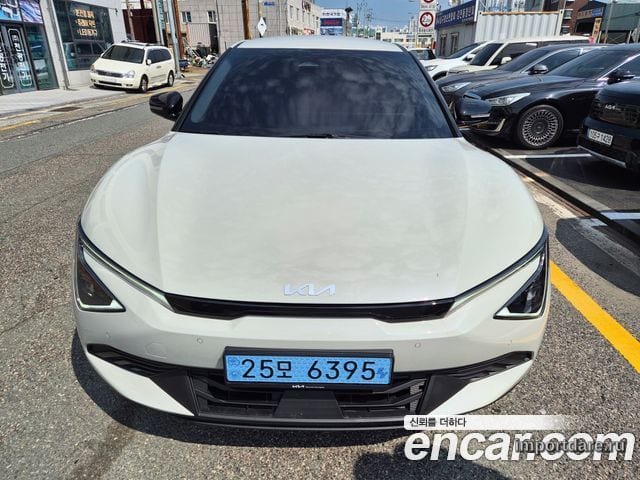 KIA EV6 2025 — 61 000 км, светло-золотистый, Корея — под ключ — фото 2