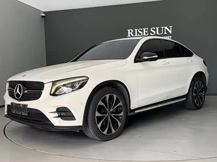 MERCEDES-BENZ GLC COUPE 2018 — 140 000 км, Китай — под ключ — фото 1