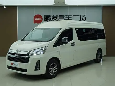 TOYOTA HIACE 2020