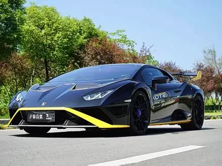 LAMBORGHINI HURACAN 2021