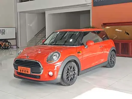 MINI ONE 2018