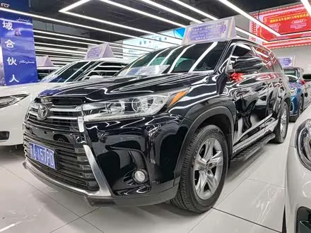 TOYOTA HIGHLANDER 2018 — 81 000 км, Китай — под ключ — фото 1