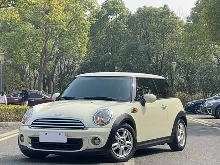 MINI ONE 2013
