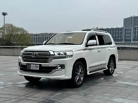 TOYOTA LAND CRUISER — из Китая под ключ