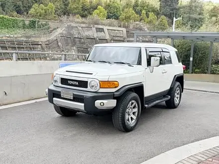 TOYOTA FJ CRUISER 2019 — 68 000 км, Китай — под ключ — фото 1