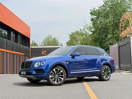 BENTLEY BENTAYGA 2018 — 48 000 км, Китай — под ключ — фото 1