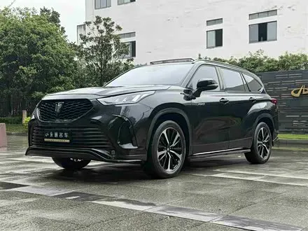 TOYOTA CROWN KLUGER 2021