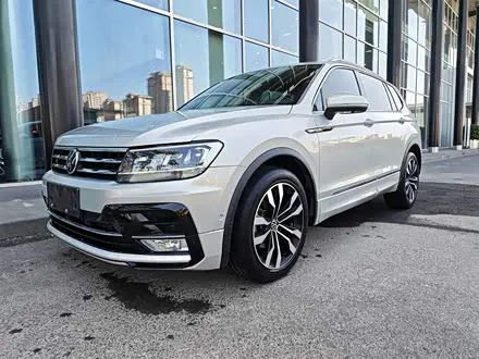 VOLKSWAGEN TIGUAN L 2021