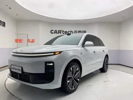 LI AUTO L6 2025