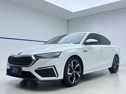 SKODA OCTAVIA 2023