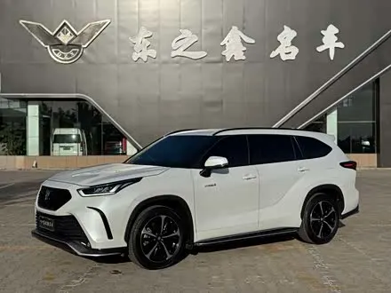 TOYOTA CROWN KLUGER 2023