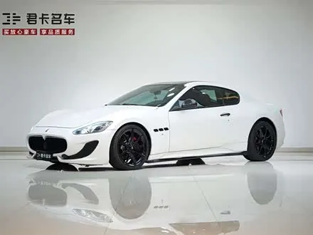 MASERATI GRANTURISMO 2013