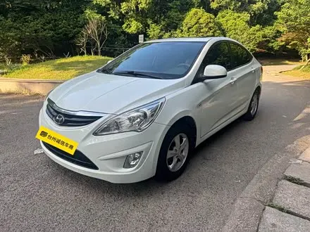HYUNDAI VERNA 2010