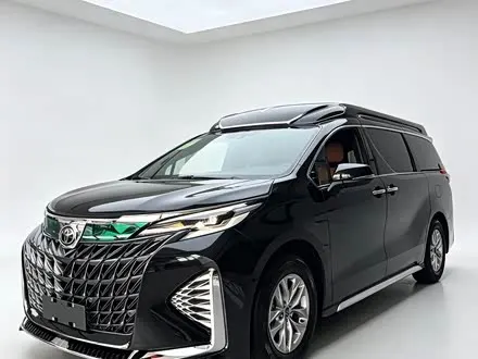 TOYOTA GRANVIA 2026