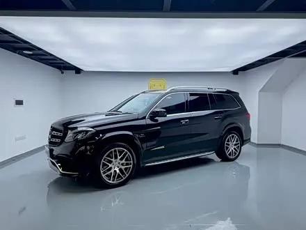 MERCEDES-BENZ GLS AMG 2017 — 155 000 км, Китай — под ключ — фото 1