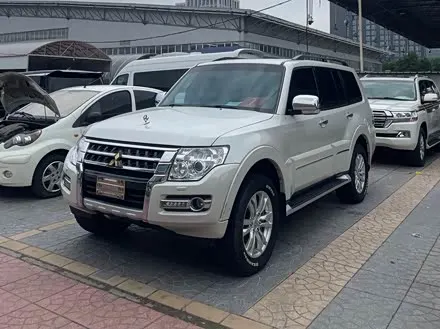 MITSUBISHI PAJERO V97 2018