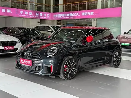 MINI JCW 2025