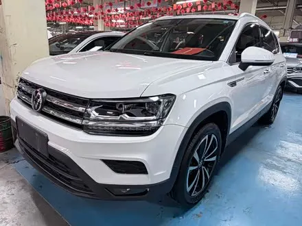 VOLKSWAGEN THARU — из Китая под ключ