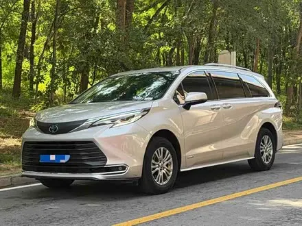 TOYOTA SIENNA — из Китая под ключ