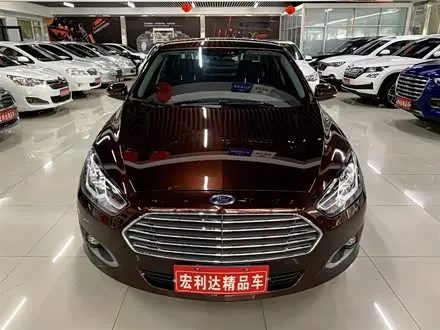 FORD ESCORT 2019