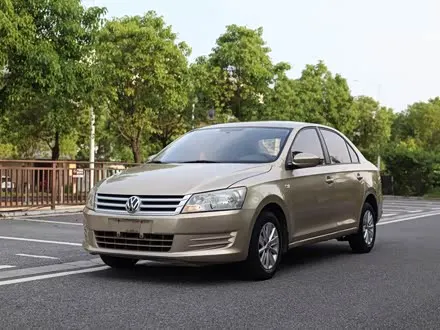 VOLKSWAGEN SANTANA 2013