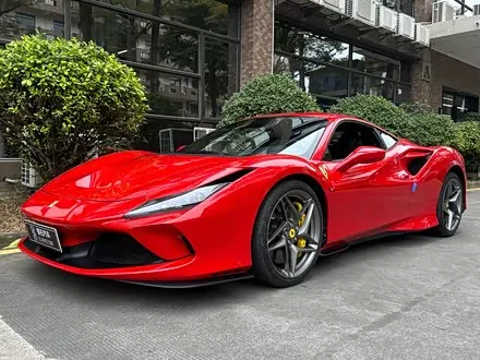 FERRARI F8 2019