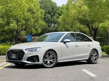 AUDI S4 2023