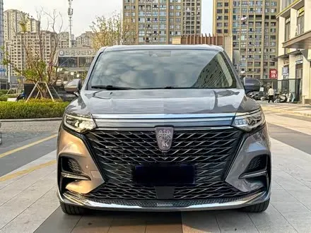 Roewe iMAX8 — из Китая под ключ