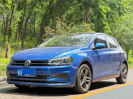 VOLKSWAGEN POLO 2019 — 70 000 км, Китай — под ключ — фото 1