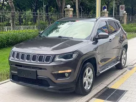 JEEP COMPASS 2017 — 30 000 км, Китай — под ключ — фото 1
