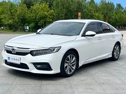 HONDA INSPIRE 2019 — 99 000 км, Китай — под ключ — фото 1
