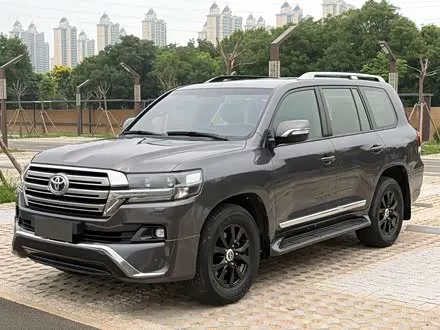 TOYOTA LAND CRUISER 2019