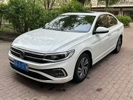 VOLKSWAGEN BORA 2023