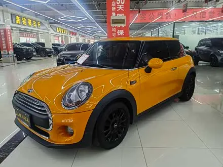 MINI ONE+ 2014