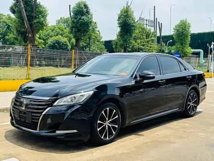 TOYOTA CROWN — из Китая под ключ