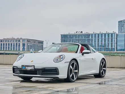 PORSCHE 911 2023