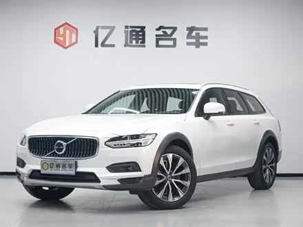 VOLVO V90 2021