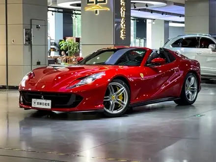 FERRARI 812 2020