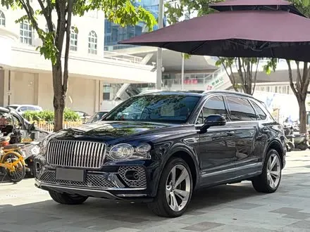 BENTLEY BENTAYGA 2023 — 31 000 км, Китай — под ключ — фото 1