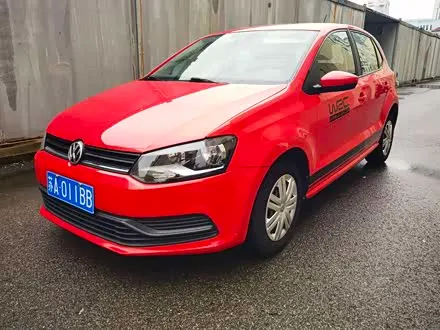 VOLKSWAGEN POLO 2016 — 91 000 км, Китай — под ключ — фото 1